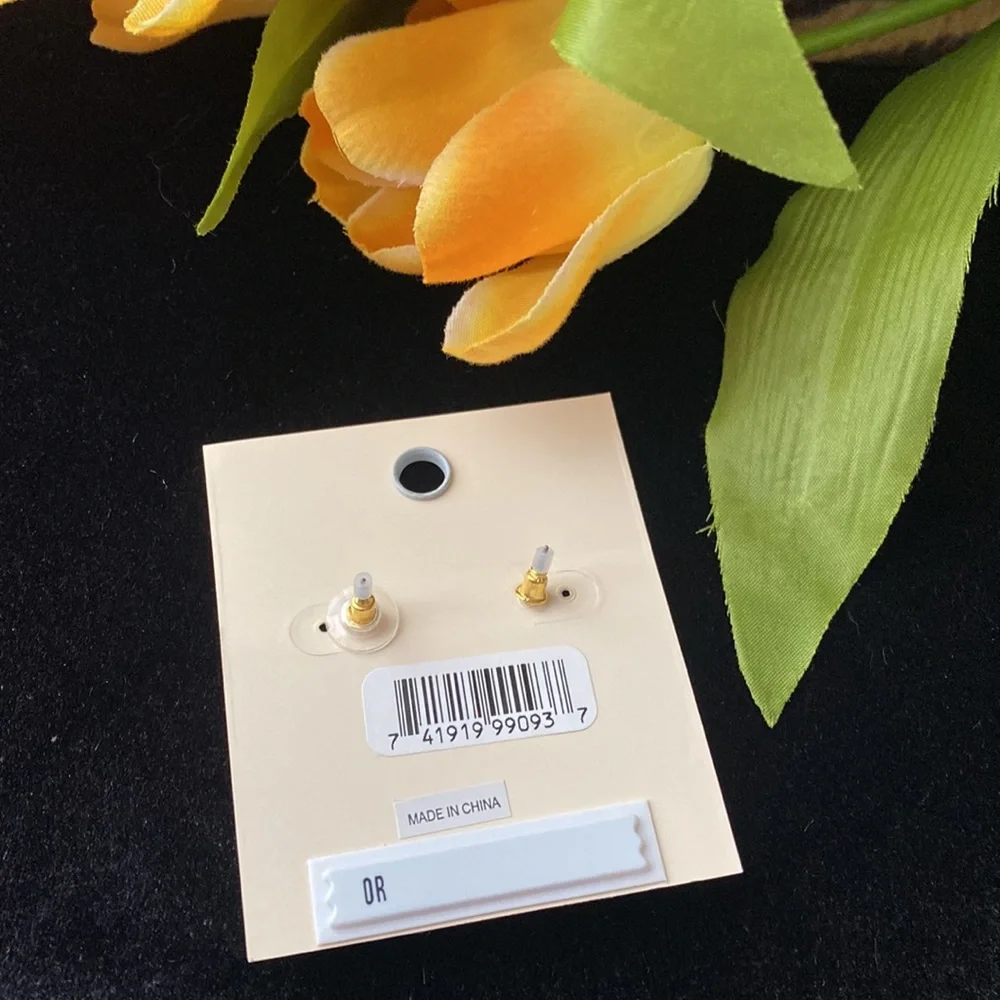 Max Studio earrings - Picture 2 of 3
